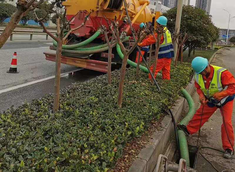 贡嘎市政管道清淤